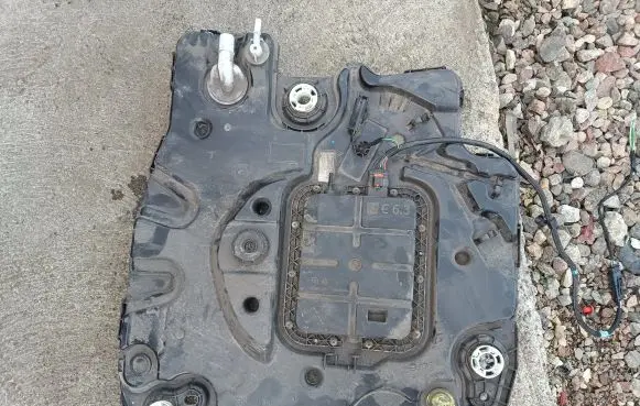 Peugeot 2008 II AdBlue liquid reservoir 9827948380 P1011197