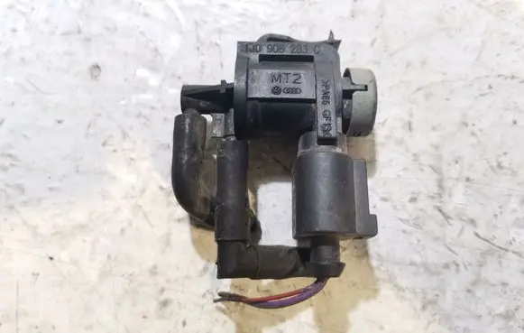 Volkswagen Golf V Vacuum valve 1J0906283C