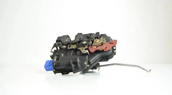 Audi A8 S8 D3 4E Rear door lock 4E0839015