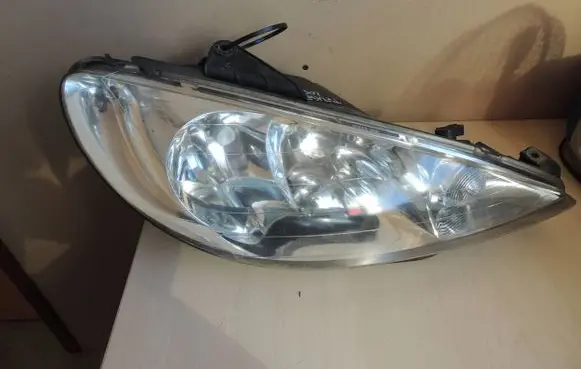 Peugeot 206 CC Headlight/headlamp 9628666780 89001770 6205S9087276