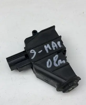Fuel tank cap lock
