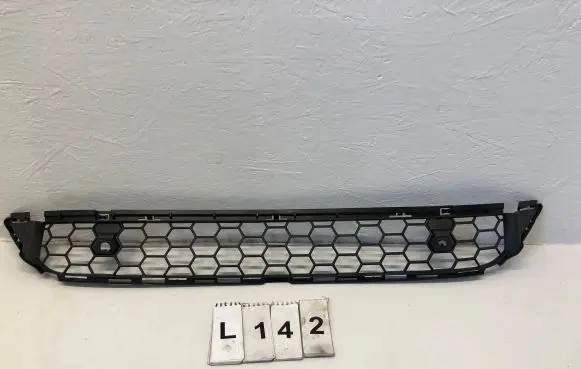 Volvo V60 Front bumper lower grill 31383657