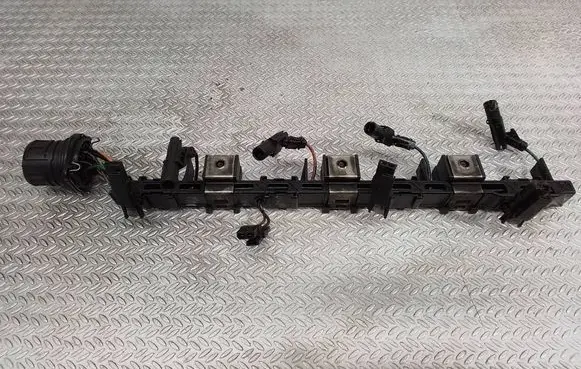 Volkswagen Caddy Fuel injector wires 036971826A