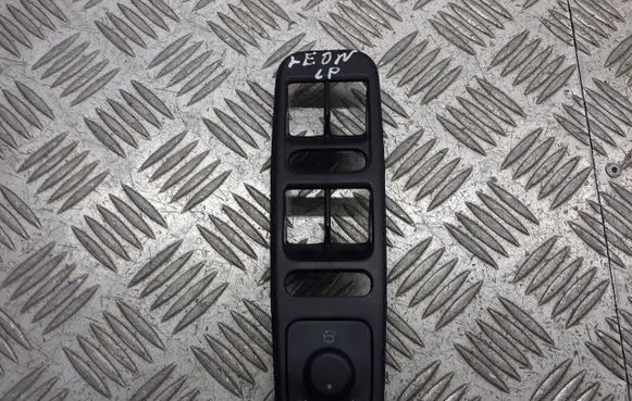 Seat Leon (1P) Wing mirror switch 1M0163B