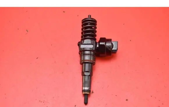Audi A4 S4 B5 8D Fuel injector 038137073F