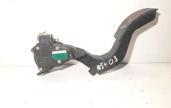 Volkswagen PASSAT B5.5 Accelerator throttle pedal 8D1721523E