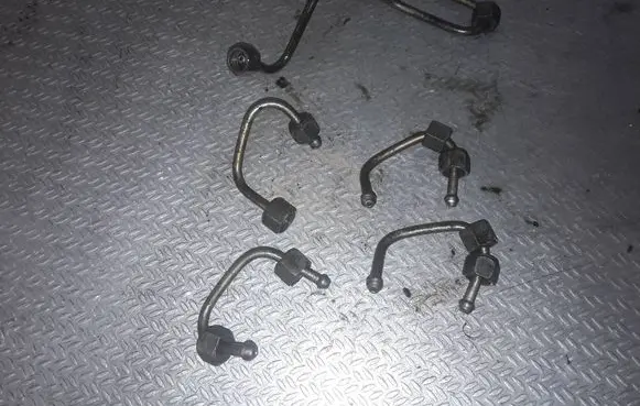 Renault Espace - Grand espace IV Fuel injector supply line/pipe 