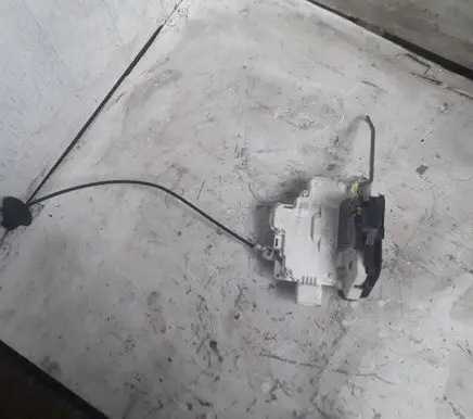 Audi A4 S4 B7 8E 8H Front door lock JA8E0839015