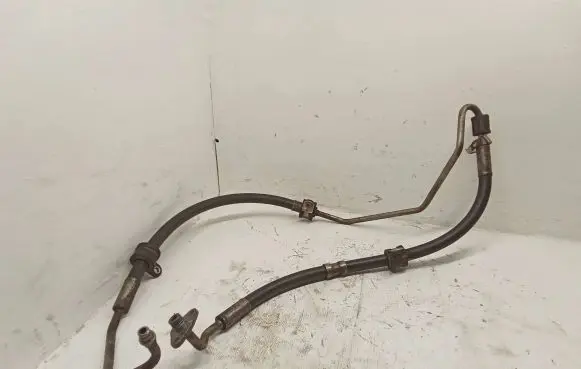 Power steering hose/pipe/line