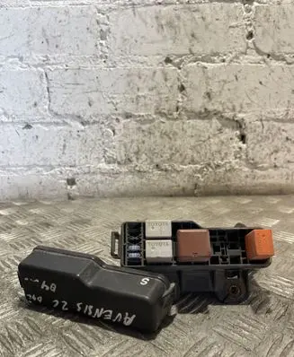 Toyota Avensis Verso Fuse box set