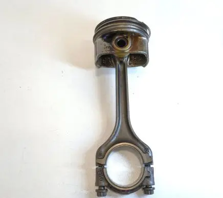 Volkswagen Golf VII Piston 