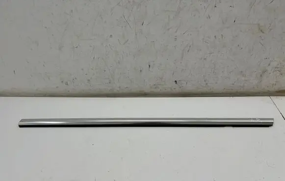 Mercedes-Benz EQE v295 Front door glass trim molding A2957202930