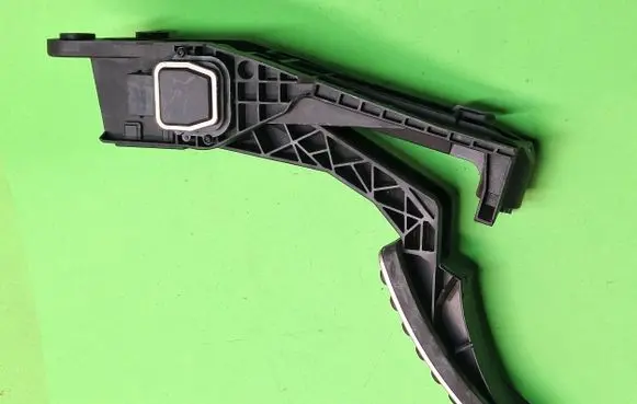 Mercedes-Benz R W251 Accelerator throttle pedal A1643000104