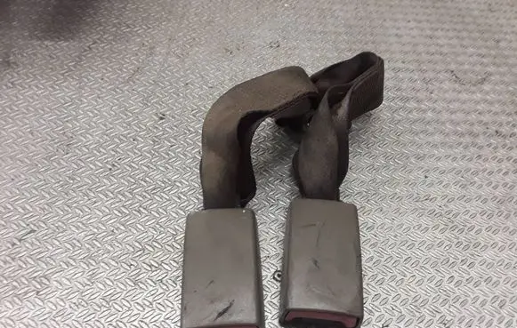 Jeep Patriot Middle seatbelt buckle (rear) 