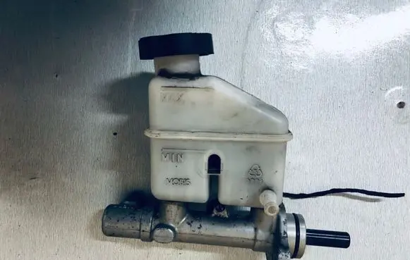 KIA Ceed Master brake cylinder E10711140604