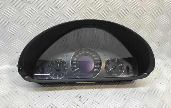 Mercedes-Benz CLK A209 C209 Speedometer (instrument cluster) A2095404211