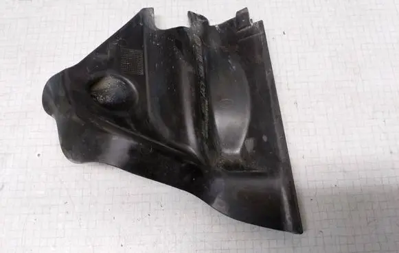 Volkswagen Transporter - Caravelle T5 Battery tray heat shield 7H0915437