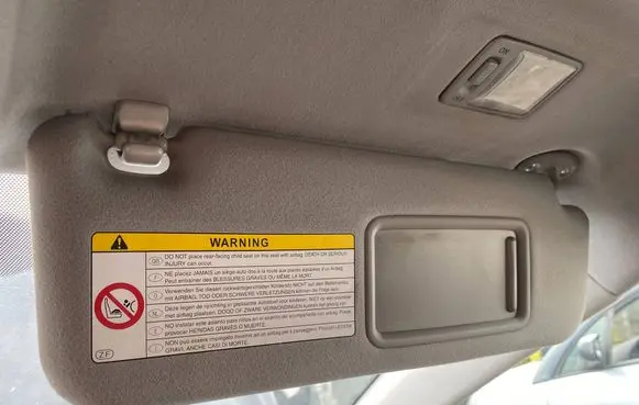 Toyota Prius (NHW20) Sun visor