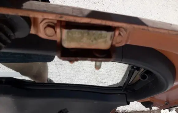 Chevrolet Captiva Tailgate/trunk/boot hinge