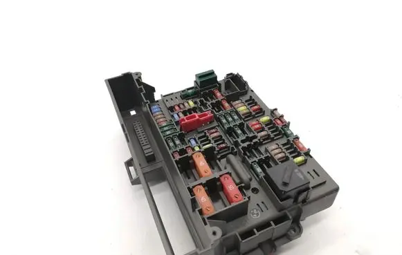 BMW 1 E82 E88 Fuse box set 