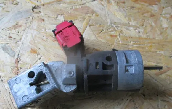 Renault Grand Modus Ignition lock N0502060
