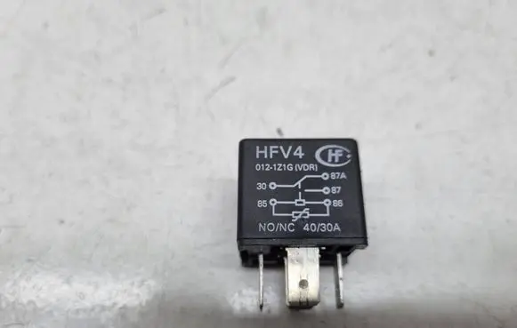 Toyota RAV 4 (XA20) Other relay FD0826