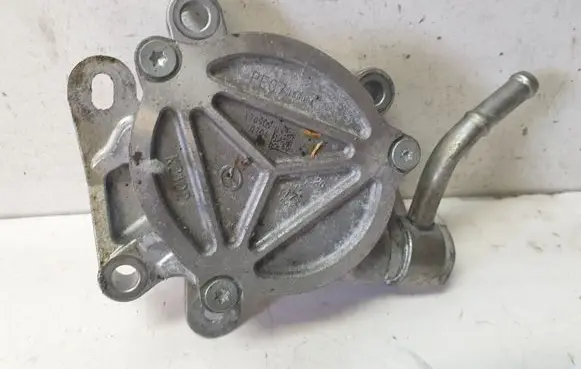 Mazda CX-5 Vacuum pump PE0718G00A