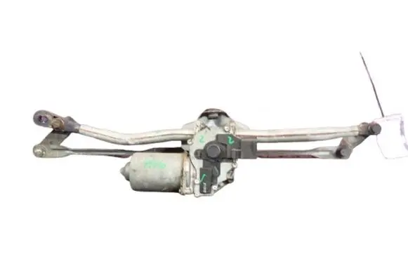 Skoda Fabia Mk2 (5J) Front wiper linkage and motor