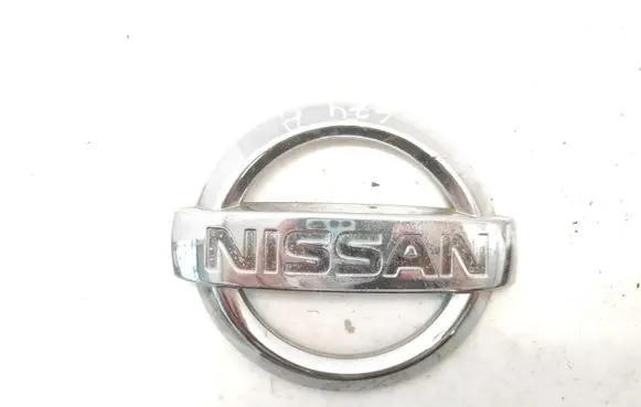 Nissan Almera Tino Manufacturer badge logo/emblem 62890BU700