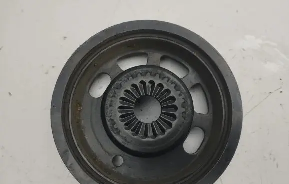 Volkswagen T-Roc Crankshaft pulley 04C105243Q