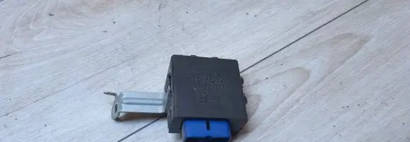 Toyota Corolla E110 Day light relay 8264212050