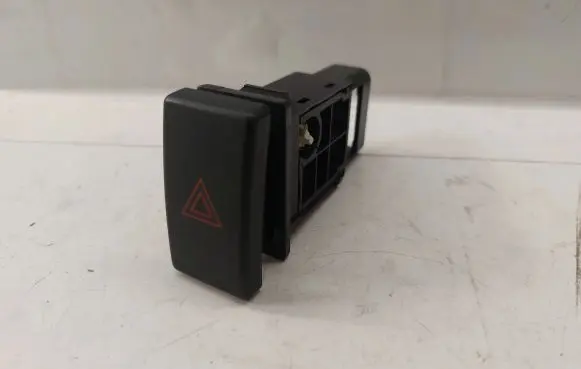 Toyota Avensis T250 Hazard light switch 8433205050 157963