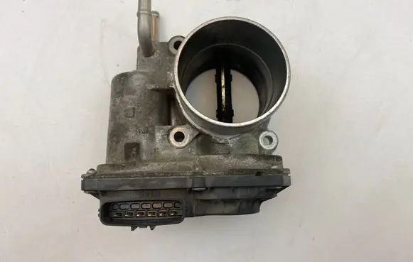 Toyota Verso Throttle valve 261000R020 3H20 00102
