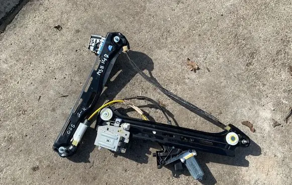 Mercedes-Benz CLS C218 X218 Rear door window regulator with motor A2078200542