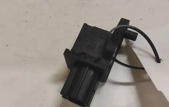 Volkswagen PASSAT B6 Airbag deployment crash/impact sensor 5N0959351 36081506 17987910D2