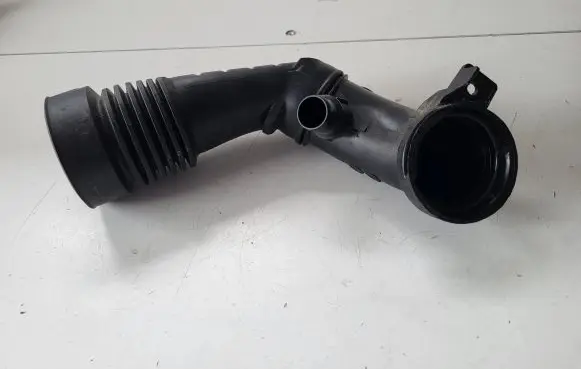 Opel Crossland X Air intake duct part 1100843S01