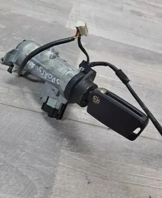 Volkswagen Golf Sportsvan Ignition lock 1K0905851 12CB27N16