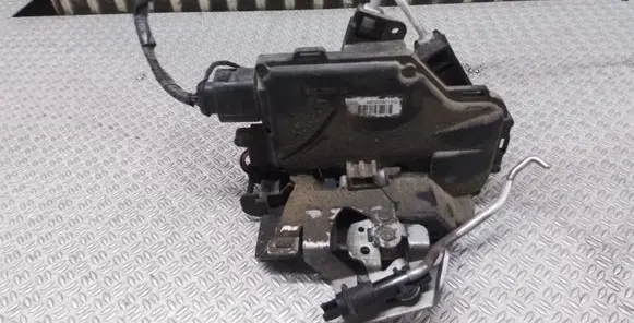 Audi A6 S6 C5 4B Rear door lock 4B0839015G