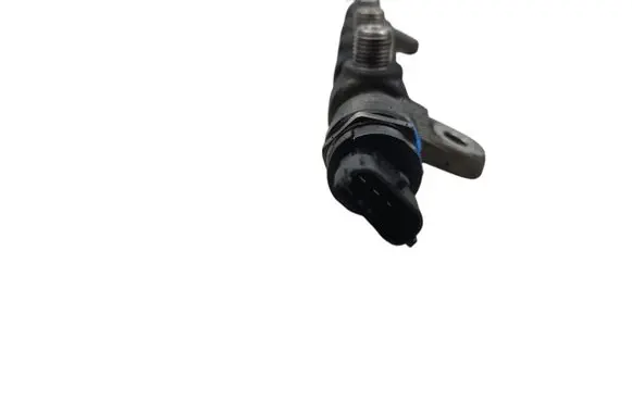 Opel Astra F Fuel injector supply line/pipe 