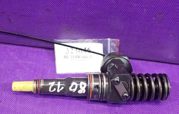 Audi A4 S4 B6 8E 8H Fuel injector 038130073AN