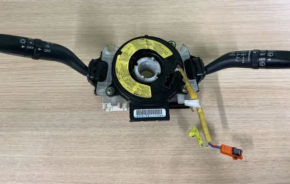 Mazda 6 Wiper turn signal indicator stalk/switch 17E906