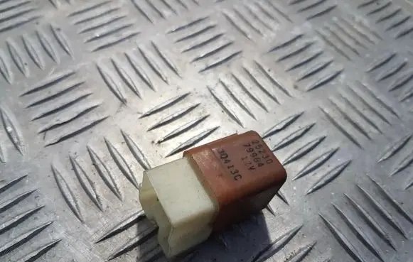 Nissan Primera Other relay 2523079964