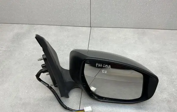 Nissan Pulsar Front door electric wing mirror 