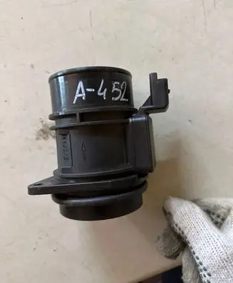 Volvo S40, V40 Mass air flow meter 7700114778 19009605 7700104426