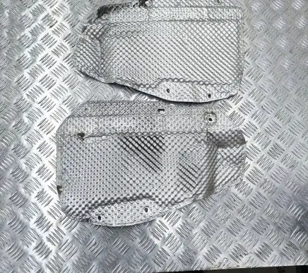 Volkswagen Touareg II Heat shield in engine bay 7P6825616 7P6825615