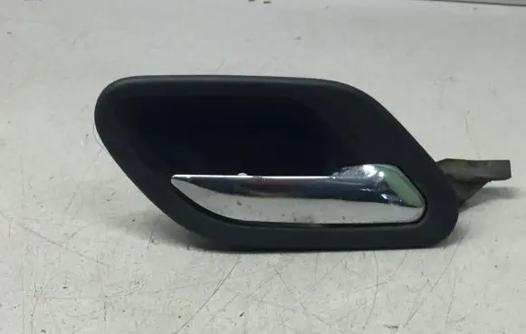 BMW 5 E39 Front door interior handle 8226050