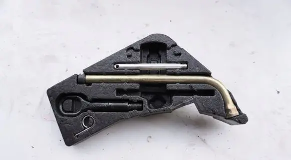 Audi Q7 4L Tool set POZOSTAE