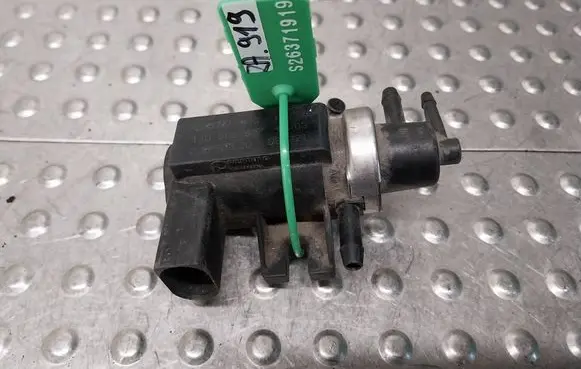 Volkswagen Golf IV Turbo solenoid valve 1J0906627