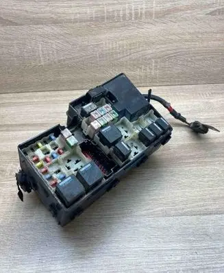 Volvo V50 Fuse module 8688040 518818000