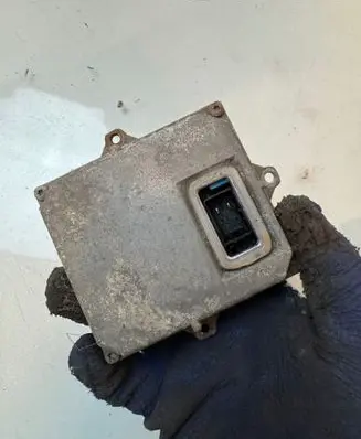 Alfa Romeo 147 Xenon control unit/module 1307329096